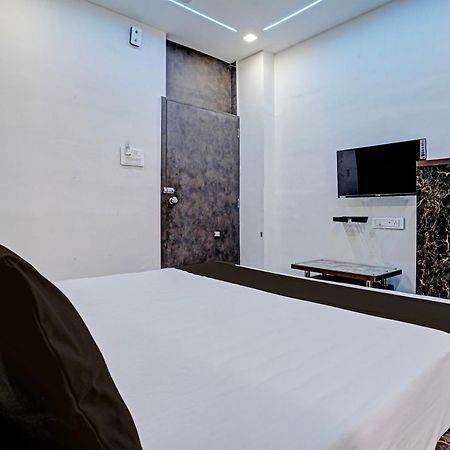 Hotel O White Palace Hotel 라즈콧 외부 사진