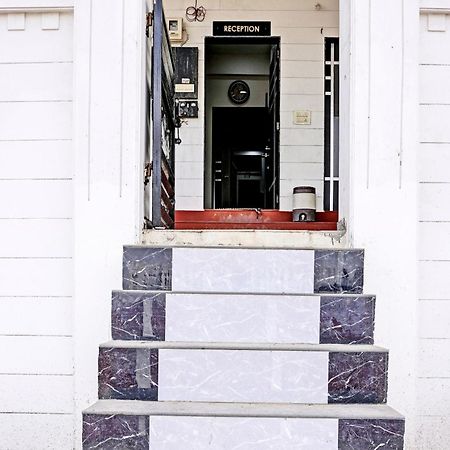 Hotel O White Palace Hotel 라즈콧 외부 사진