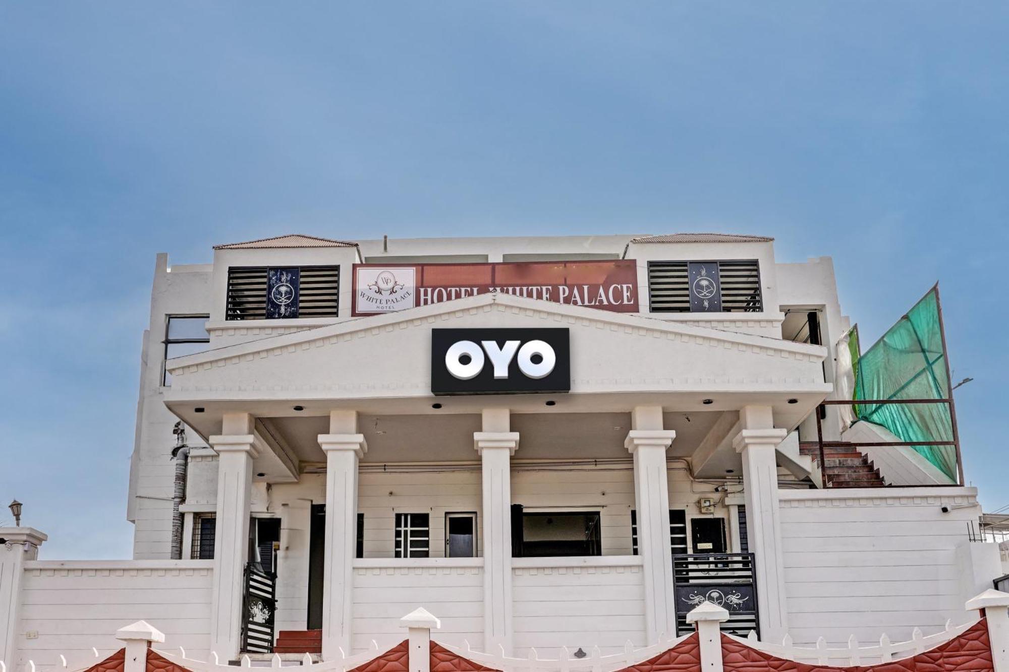 Hotel O White Palace Hotel 라즈콧 외부 사진